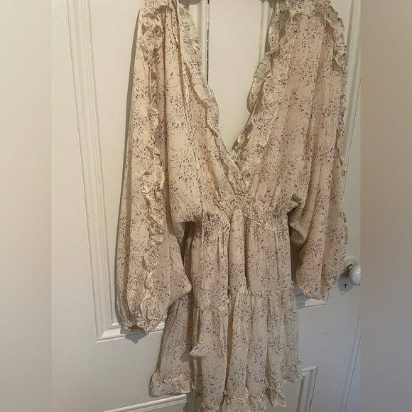 Storia Floral V Neck Ruffle Flirty Dress with Elastic Waist Size Medium - Picture 6 of 9